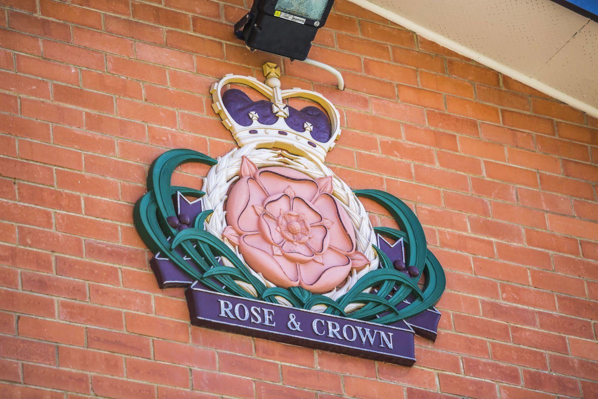 Nightcap At Rose & Crown Hotel Elizabeth Bagian luar foto